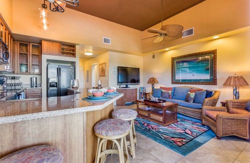 Kahaluu Bay Condo | Beach Front Ocean View Penthouse (Top Floor) Corner Unit with GREAT Internet!