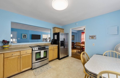 Cottage Line Cottage | Beach Front on the Bay - Pet Friendly by RedAwning