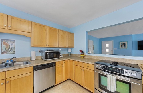 Cottage Line Cottage | Beach Front on the Bay - Pet Friendly by RedAwning
