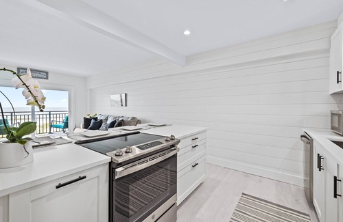 Jacksonville Beach Condo | Beach Front BalconynLuxury Condo Directly on the Ocean