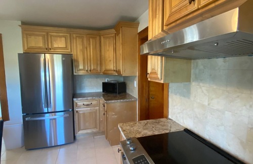 Gloucester House | Beach Gem overlooking Stage Fort Park, Tablet Rock & Cressy's Beach!n