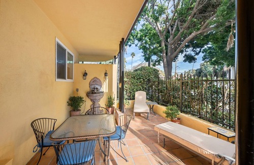 West Beach Apartment | Beach Getaway — 2 blocks to the Beach and Funk Zone