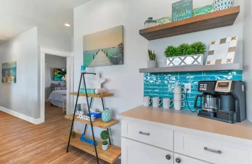 Indian Beach House | Beach Getaway. 2 King Beds. Walk to Beach. Fire Pit, BBQ Grill and Ping Pong