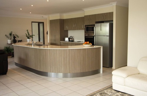 Wurtulla House | Beach Heaven - You'll hear the waves crashing
