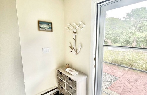 West Falmouth House | Beach House, 5 min Walk to Old Silver Beach!