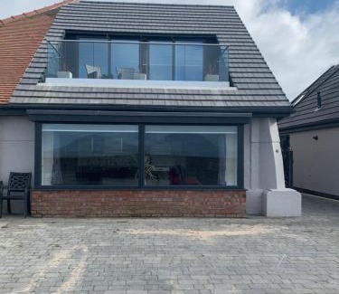 Thornton-Cleveleys Apartment | Beach House Apartment on ground floor with sea view - pet friendly