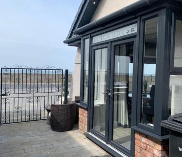 Thornton-Cleveleys Apartment | Beach House Apartment on ground floor with sea view - pet friendly