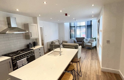 Blackpool Town Center House | Beach House by Sasco