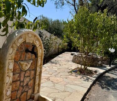 Lefkandi House | Beach House