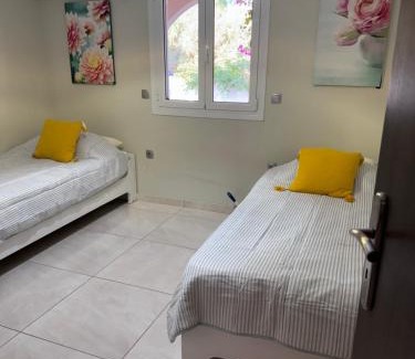 Lefkandi House | Beach House