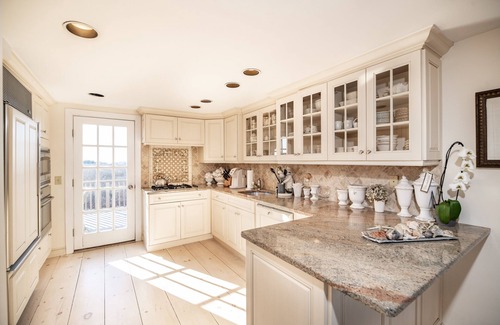 Tom Nevers House | Beach House -New Jacuzzi Hot Tub, Mahogany Deck, Blue Stone Patio & Gas Firepit