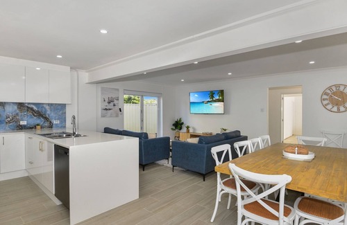 Long Jetty House | Beach House Ta Zott - Toowoon Bay - Beachside - Pool