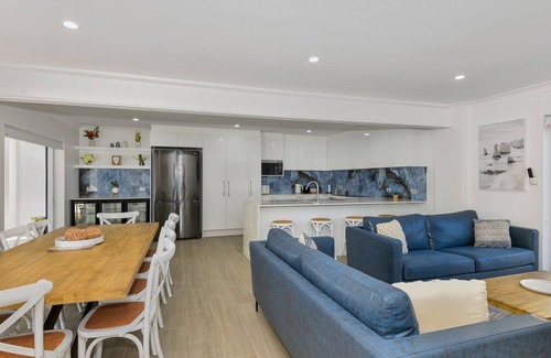 Long Jetty House | Beach House Ta Zott - Toowoon Bay - Beachside - Pool