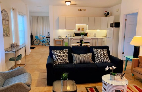 Jacksonville Beach House | Beach house with private patio/pet friendly 1B