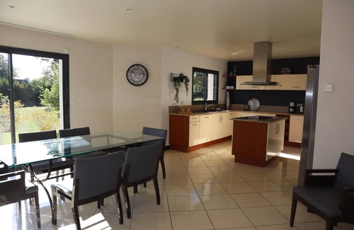 Fouesnant House | Beach house with large garden and heated pool