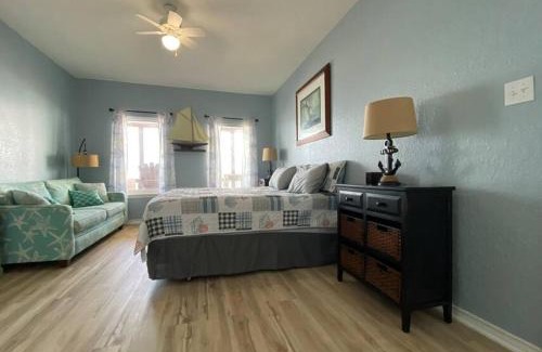 Surfside Beach House | Beach House with Ocean view