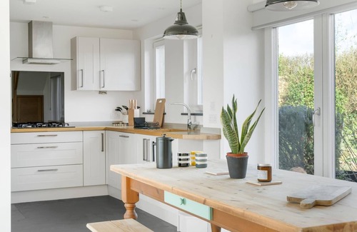 Poundstock House | Beach Life, Cabin-Vibes. Ocean views nr Bude
