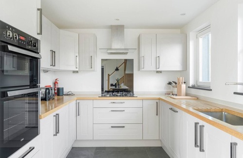 Poundstock House | Beach Life, Cabin-Vibes. Ocean views nr Bude