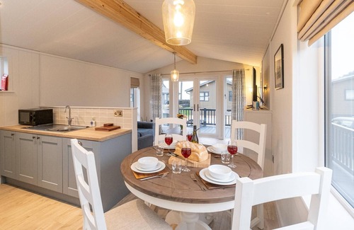 Leiston Cottage | Beach Lodge - Sizewell - sleeps 4 guests in 2 bedrooms