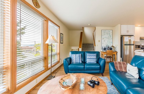 Coupeville House | Beach Lookout Retreat by AvantStay | Rooftop Views