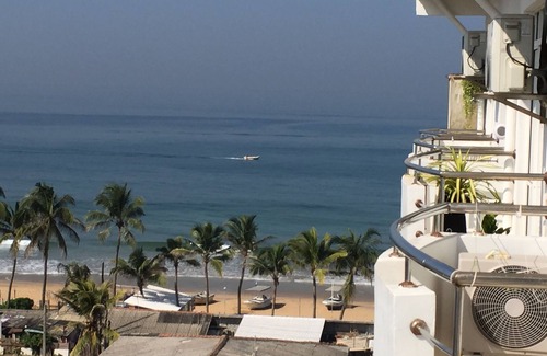 Mount Lavinia Condo | Beach Luxury Apartment in Srilankanfurnished apartment opposite Mt Lavinia beach