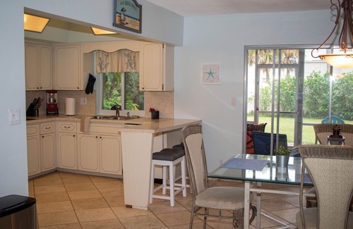 Boca Raton House | Beach, malls, dining, golf, casinos, pools and more! fun for family and friends