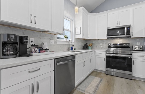Gulfport House | Beach Oasis 5-bedroom Single-Level Family Home within walking distance to Beach