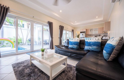 Pratumnak Hill Villa | Beach Pool Villa with Private Beach Access – 2 Bedrooms, Pratamnak Hill, Pattaya