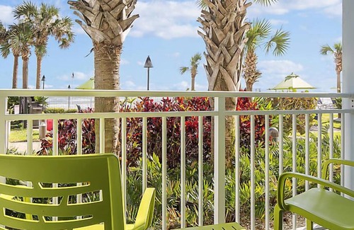 Daytona Beach Shores Resort | Beach Resort with Ocean Front Pool and Hot Tub