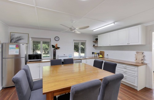 Amity Point House | Beach Shack From Yesteryear With All The Modern Comforts