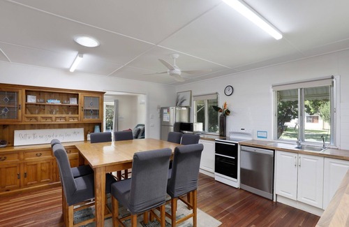 Amity Point House | Beach Shack From Yesteryear With All The Modern Comforts