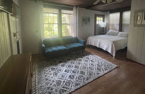 Neptune Beach Apartment | Beach studio just steps to the sand!