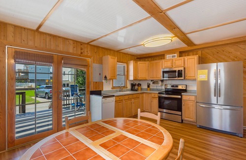 South Nags Head House | Beach, Sunrise, Views, community pool!