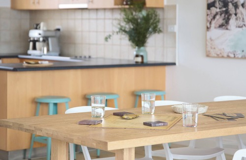 Middleton House | Beach, sunsets, explore, relax. Linen, bikes, games, food essentials provided!