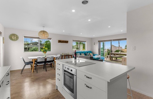 Mangawhai Heads House | Beach Time - Modern, sunny home close to amenities, a great place to relax and watch the kids play