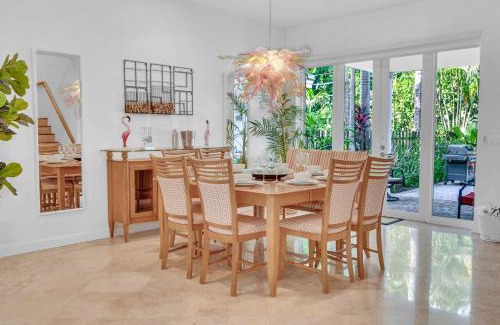 Birch Park Finger Streets House | BEACH TIME Steps to beach with Heated Pool and Game RoomSun Key RESlDENCES