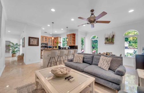 Birch Park Finger Streets House | BEACH TIME Steps to beach with Heated Pool and Game RoomSun Key RESlDENCES