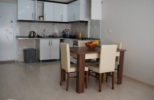 Cinarcik Apartment | Beachfront cozy apartment in Çınarcık