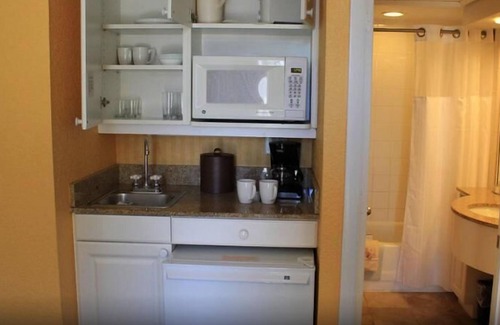 St. Pete Beach Resort | BEACH VACAY! 3 TROPICAL UNITS, POOL, WATER SLIDES!