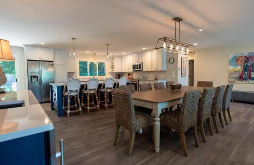 Macatawa House | Beach View Cottage - On the Lake