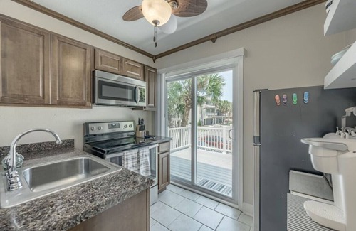 Jacksonville House | Beach-View Getaway , Sleeps 4, 1 Block from Ocean