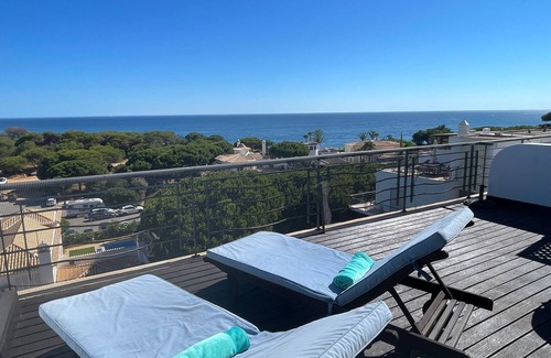 Aldeia das Acoteias Apartment | Beach View Penthouse T3,private jacuzzi & roof terrace ,500m from Praia Falesia