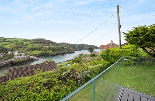 Combe Martin House | BEACH VIEW, pet friendly, country holiday cottage in Combe Martin