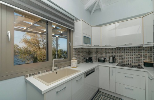 Marathias House | Beach Villa Cavo - with private sea access