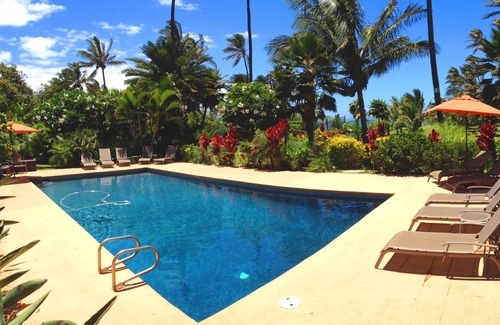 Kahului Villa | Beach Villa with large Pool, Perfect for Kiters & Windsurfers, Families