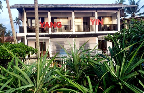 Hikkaduwa Villa | Beach Villa Yin near Hikkaduwa, with Pool and Cook - Semi-detached House