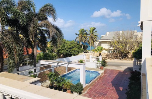 Arashi Villa | BEACH WHITE VILLA Best snorkel on island!