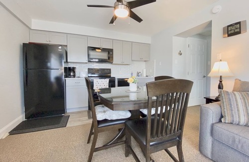 Avalon Condo | BEACHBLOCK LOCATION! Merrimac Resort condominium with newly renovated bathroom