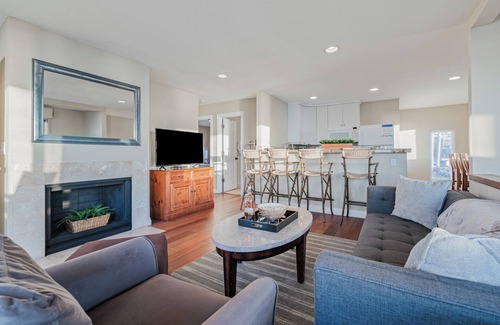 Sunset Cliffs House | Beachcliff 8 by AvantStay | 3BDR Oceanview Condo!