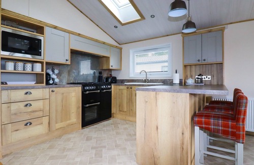 Newquay Cottage | BEACHCLIFF, pet friendly, country holiday cottage, with pool in Porth